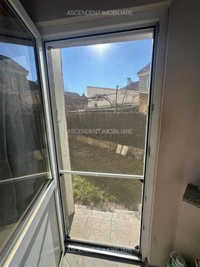 Apartament cu 2 camere decomandat în Tractorul - 4
