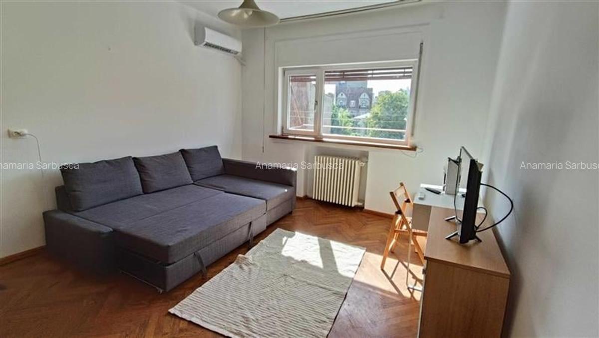 Garsoniera, Universitate - 1