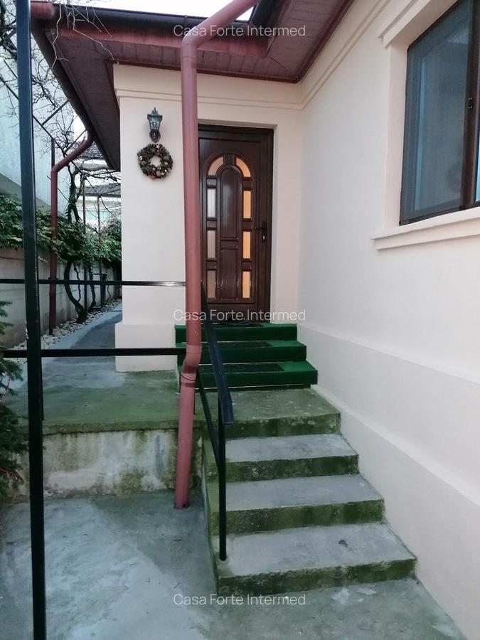 Casa de inchiriat Bulevardul Mamaia zona Delfinariu  900 euro - 16