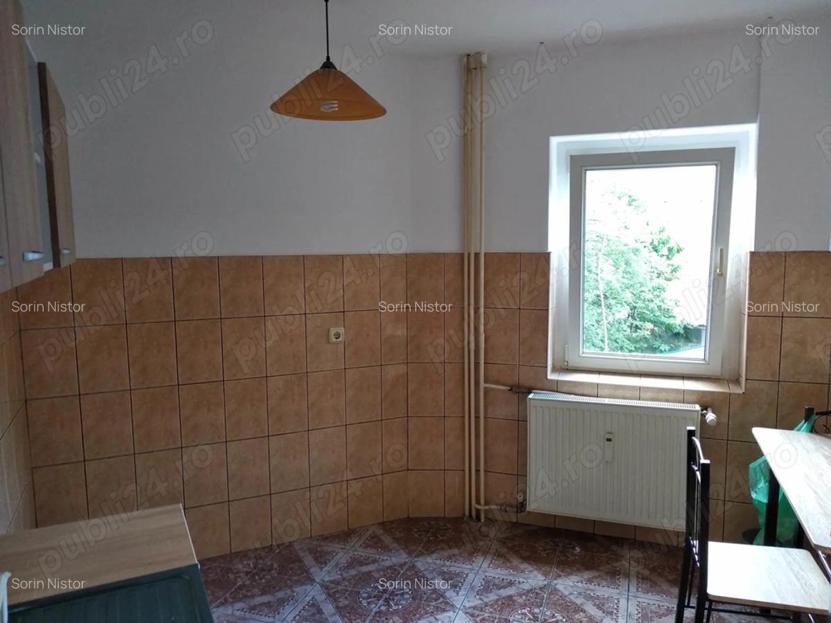 Inchiriez apartament cu 3 camere - 6