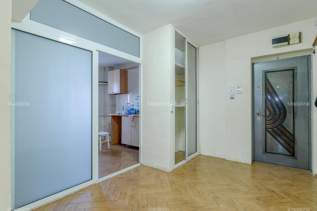 Apartament spațios, modernizat, 2 camere – Bd. Cosminului - 7