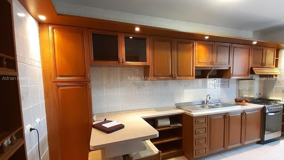 Apartament cu 3 camere semidecomandat în Cotroceni - 9