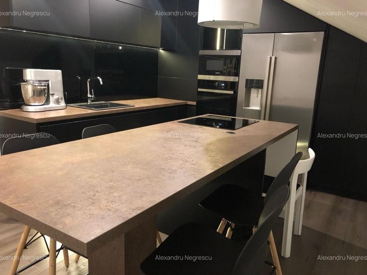 Casa S+P+E+M | 605 mp utili | 10 camere | 3 bucatarii | 4 bai | 3 terase | Garaj - 14