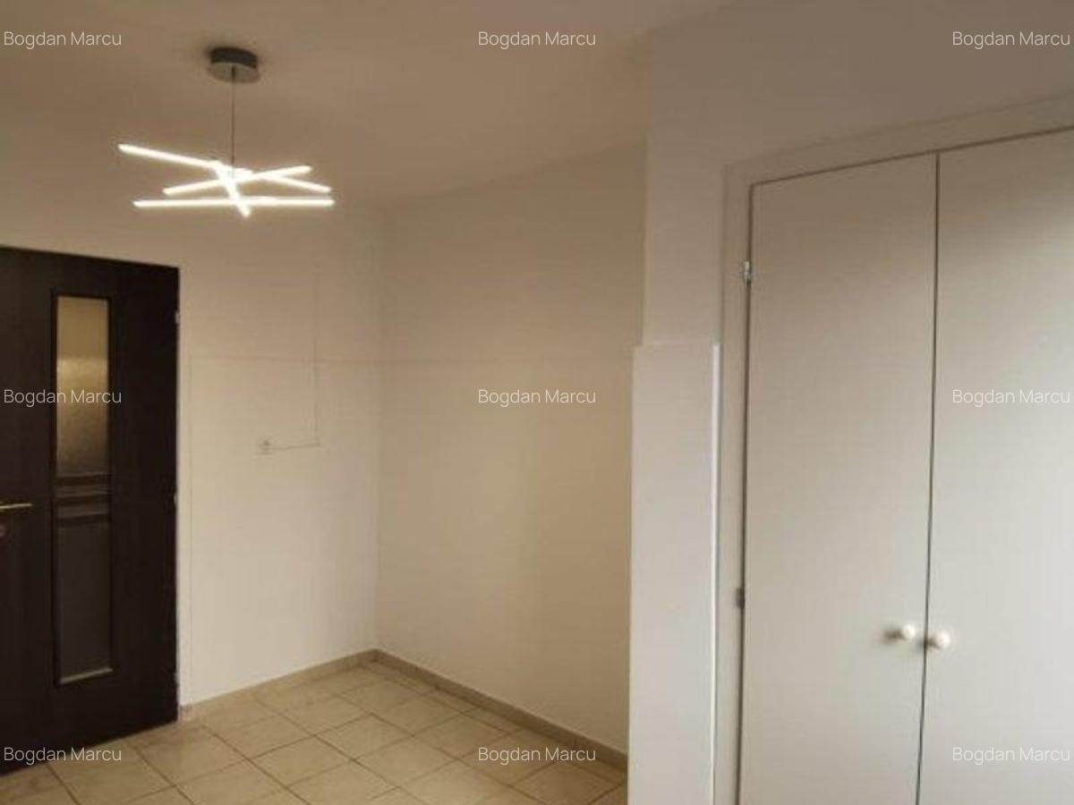 Apartament 3 camere, decomndat, zona Soarelui - 11