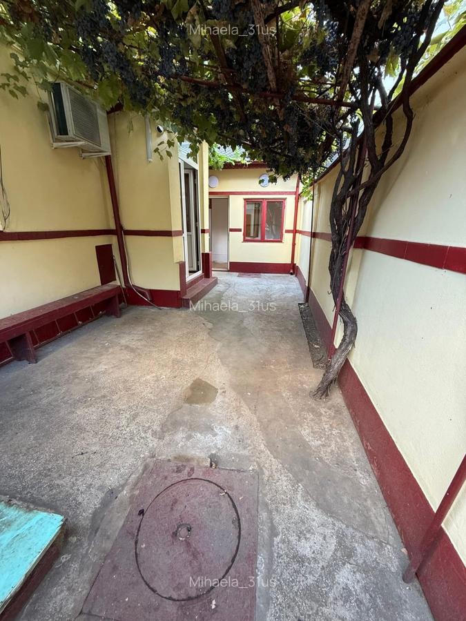Calea Dudești /Bd Burebista Închiriez casa 4 cam singur în curte loc parcare - 6