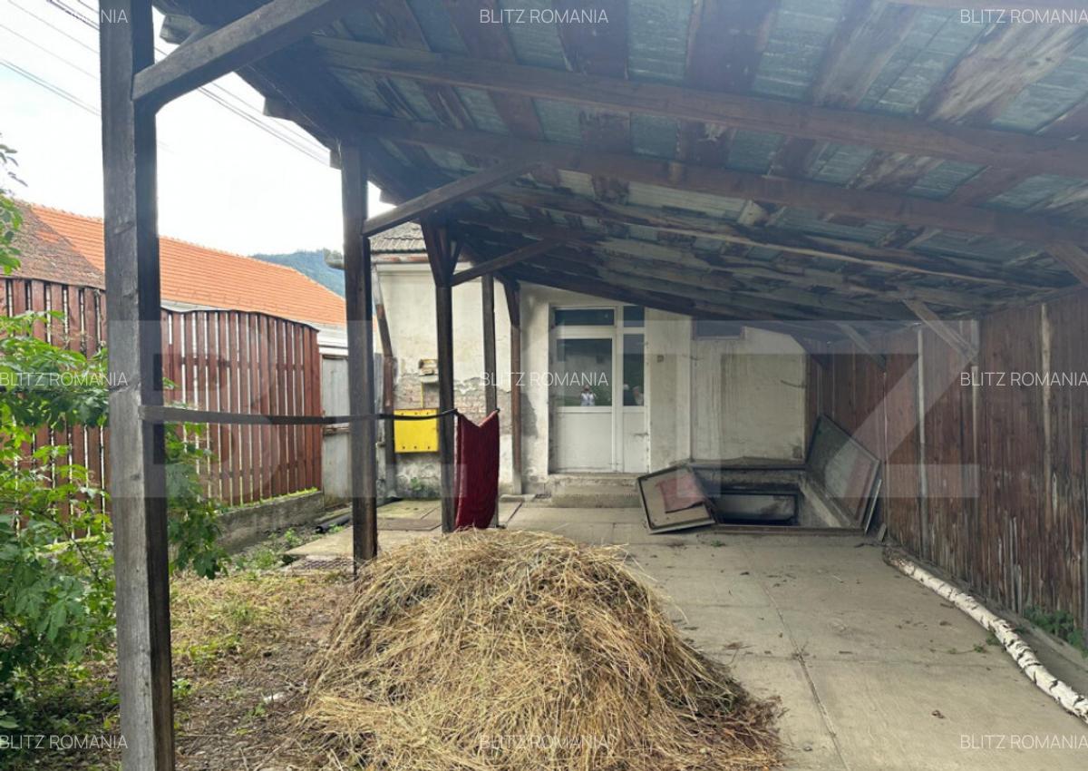 De vanzare teren generos cu casa, zona centrala, Sacele - 5