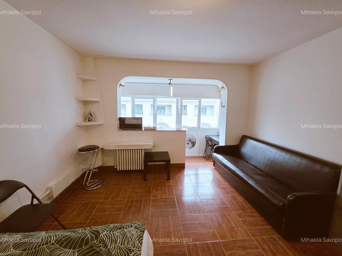 Garsoniera Sala Palatului - Hilton etajul 5 mobilata utilata bloc 1960 - 8