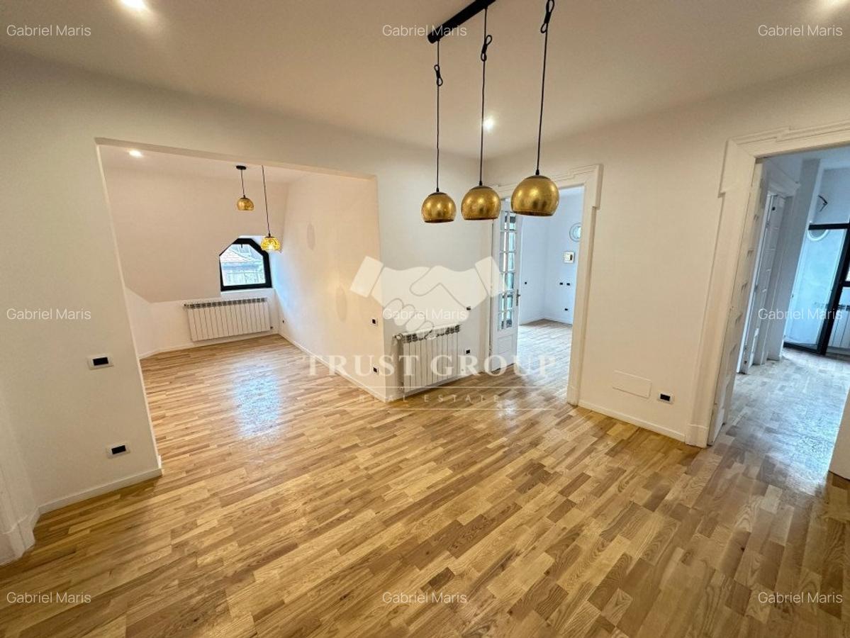 Apartament cu 4 camere decomandat în Romană - 2