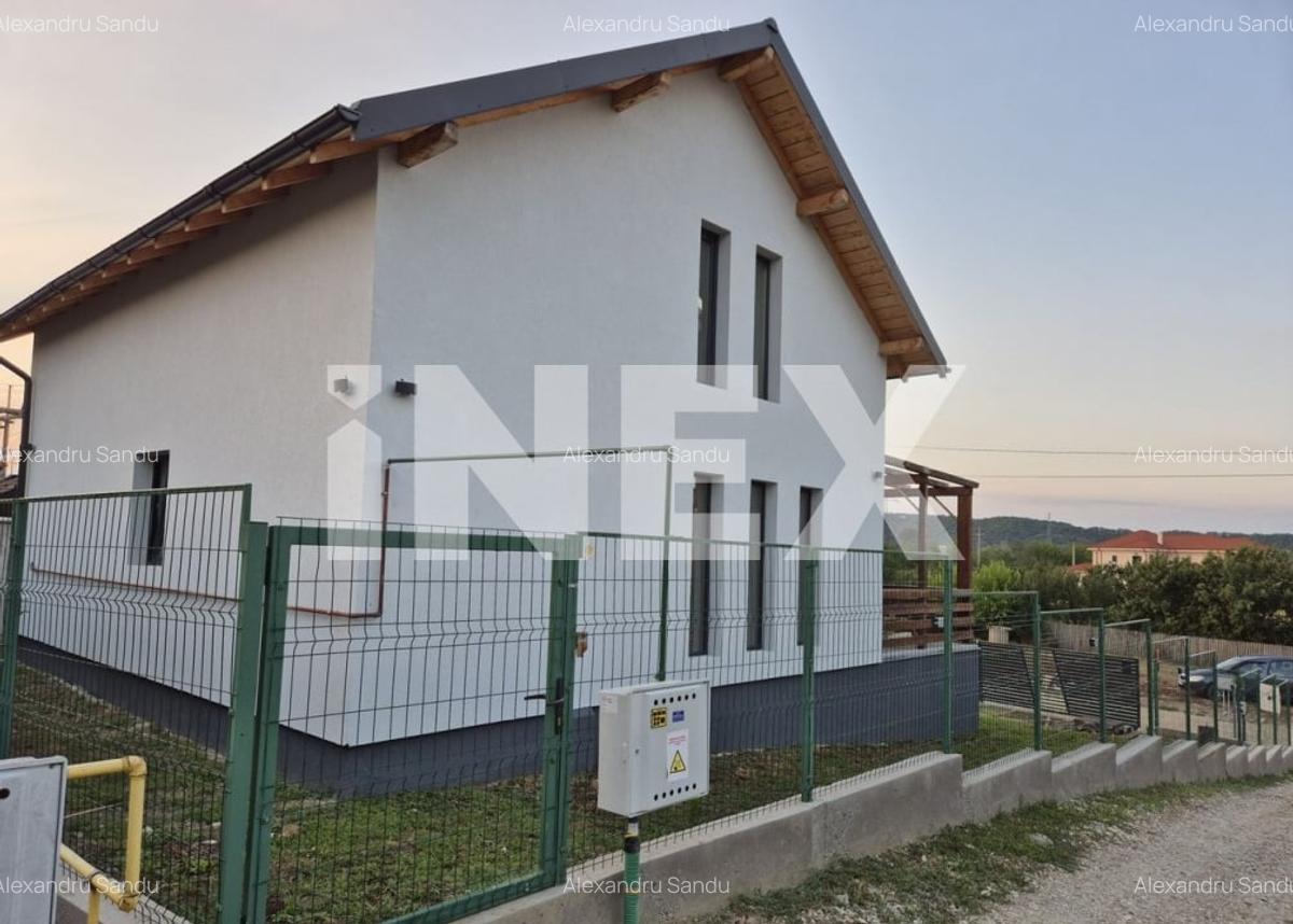 Casa 4 camere, beci si terasa, 128 mp, teren 359 mp - Pitesti - 2 Casa 4 camere, beci si terasa, 128 mp, teren 359 mp - Pitesti - 2