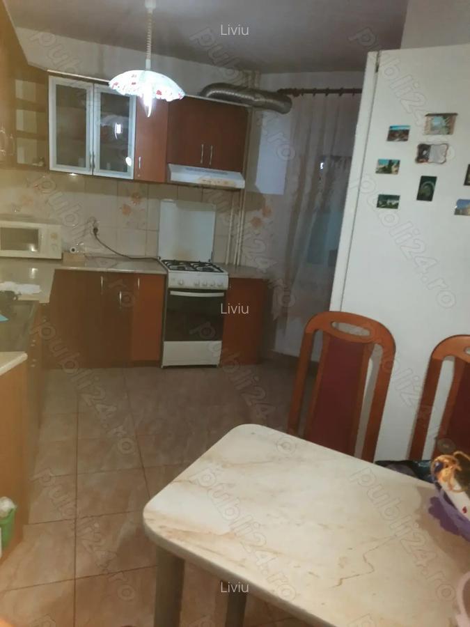 De inchiriat apartament 3 camere - 6