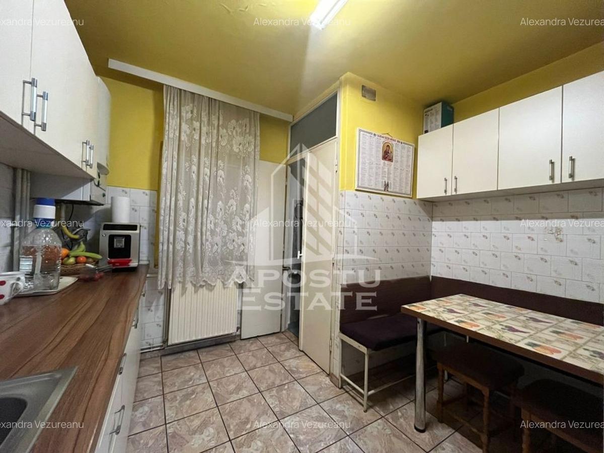 Apartament cu 3 camere, decomandat ,centrala proprie, zona Soarelui - 6