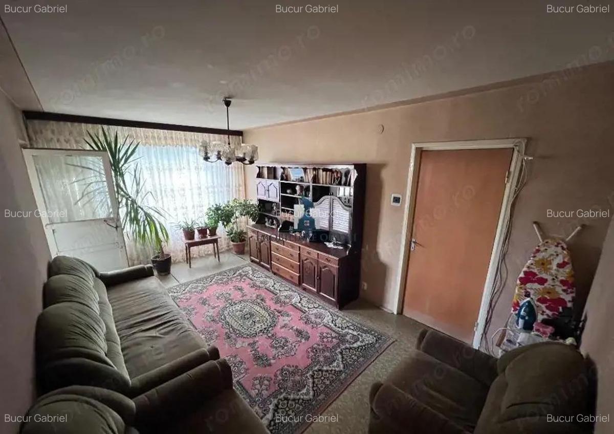 Apartament 4 camere Semidecomandat Panselelor - Aparatorii Patriei - 1