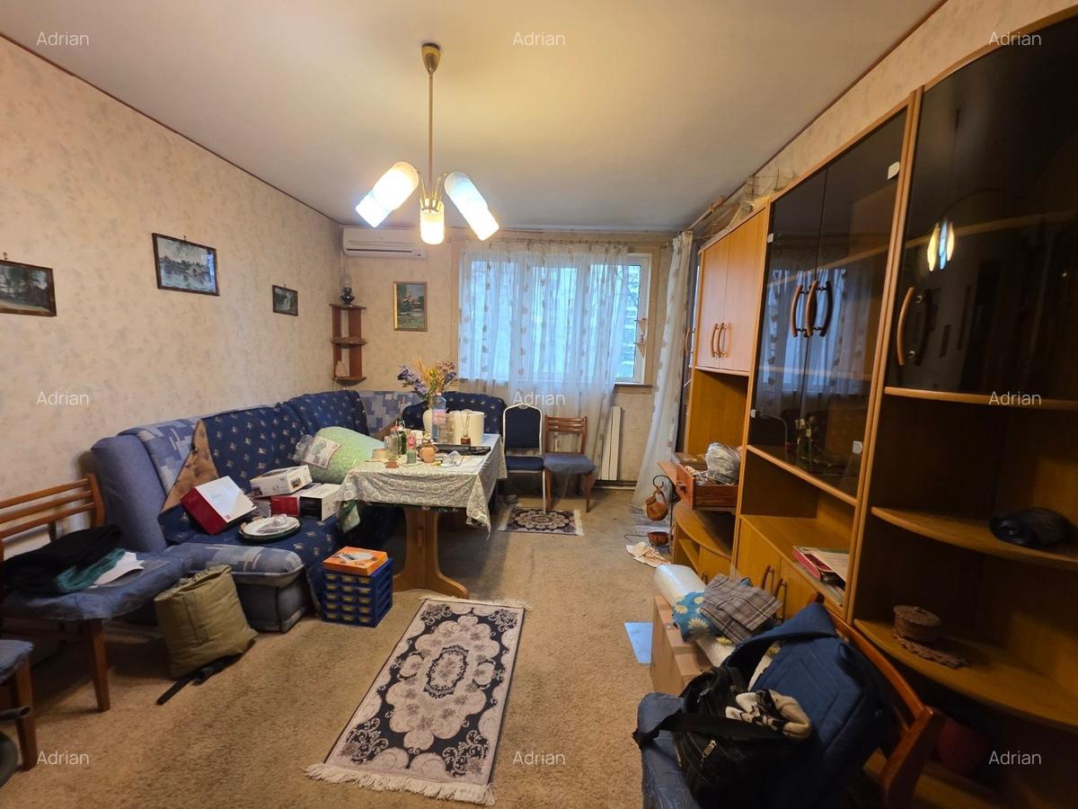 Titan, chiar la intrare in Parcul IOR, pe Lunca Bradului, la Scoala 195 - 9