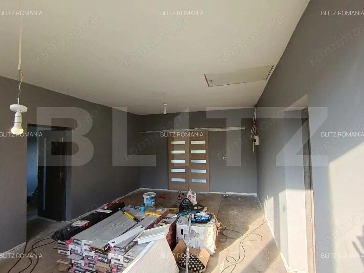 Casa cu 2 camere ?i living cu o gradina generoasa in suprafa?a de 4300 mp - 8