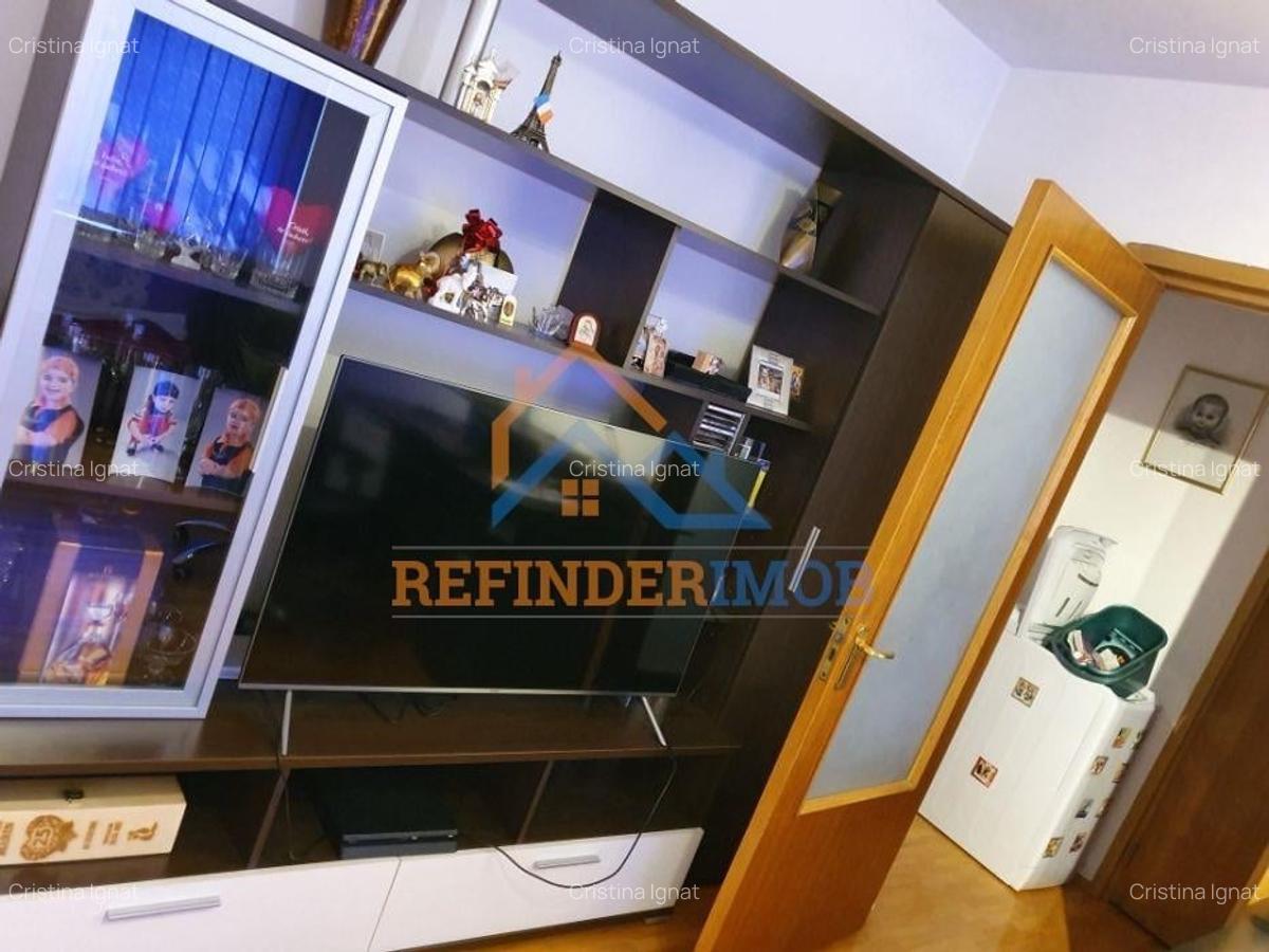 Apartament cu 3 camere de vanzare, zona Trapezului - 3