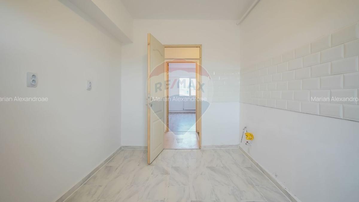 Apartament cu 3 camere decomandat în Central - 11