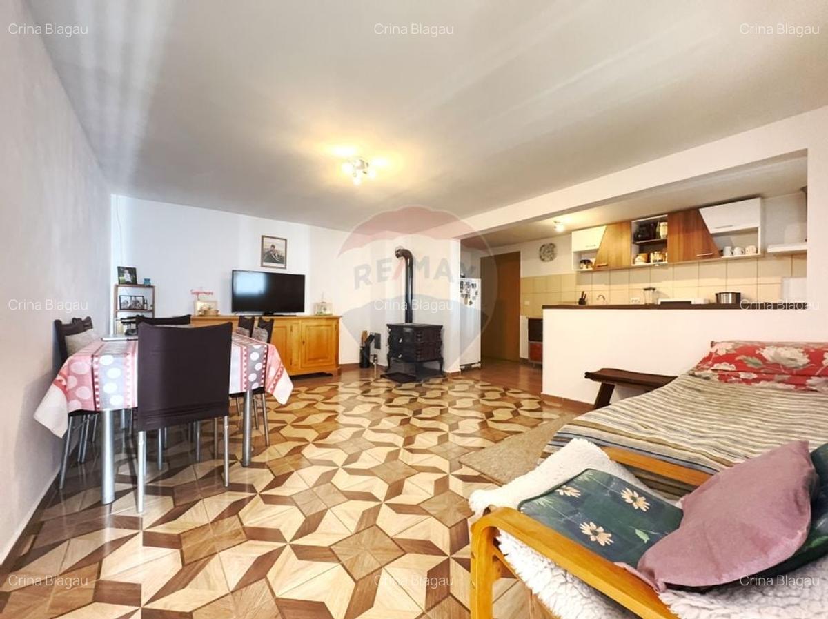 Casa cu potential, teren generos, pozitie buna, in Pischia - 2