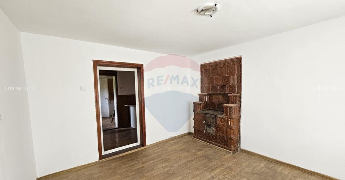 Casa cu 3 camere, teren intravilan de 1300mp in Ipote?... - 8