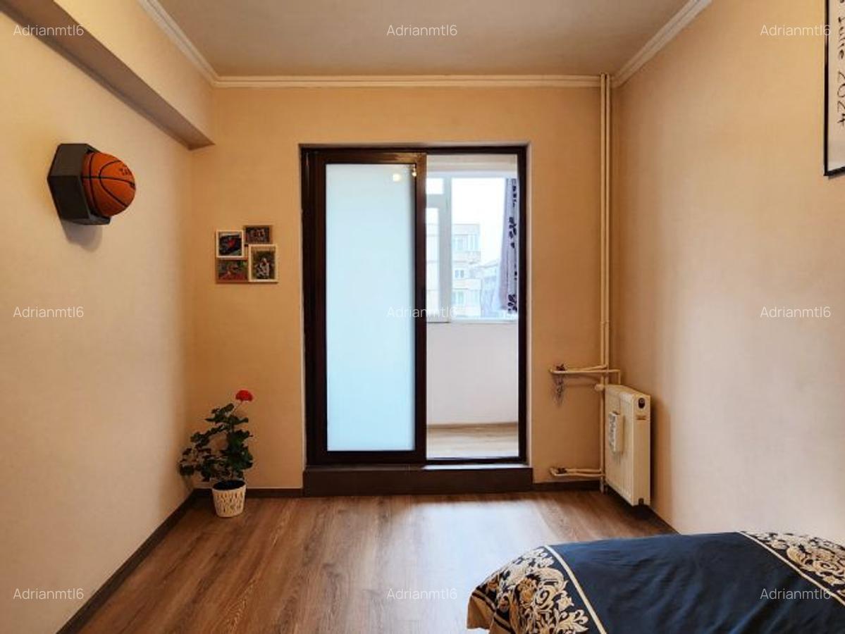 Apartament de vanzare cu 4 camere , renovat - 5