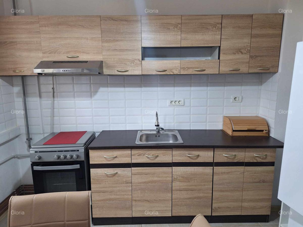 Apartament cu 3 camere decomandat, mobilat în P-ța Unirii - 6