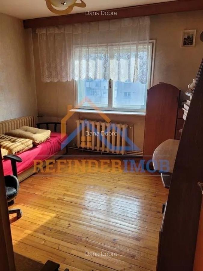 Apartament cu 3 camere decomandat în Sebastian - 3