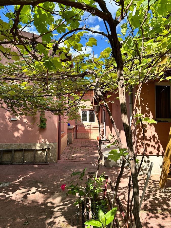 Casa la pret de apartament — ideală pentru investiție sau renovare - 1