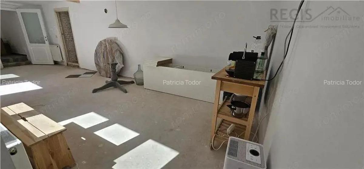 Casa cu curte si parcare in Schei - 9
