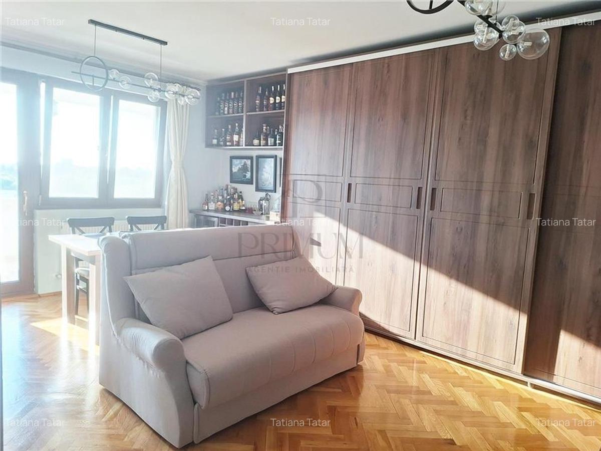 ULTRACENTRAL - 3 cam - Spatios - Decomandat - Terasa - Renovata - Etaj Intermedi - 2