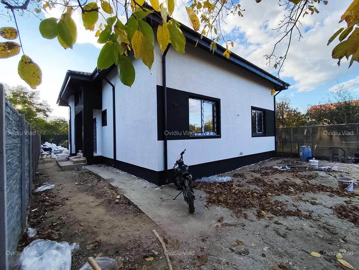 FARA COMISIOANE in Gulia vatra Satului la drum asfaltat casa 4 camere 2 bai P+M - 3