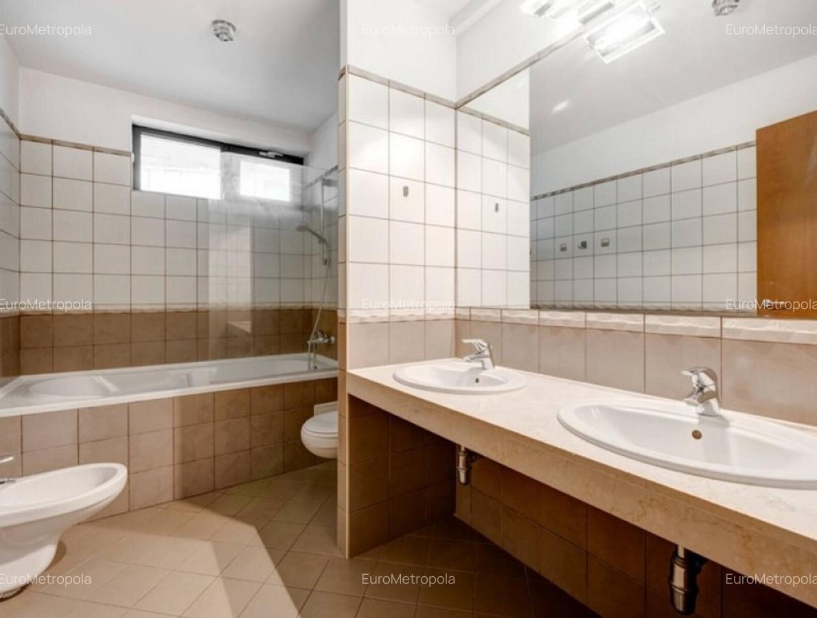 Apartament cu 4 camere decomandat în Herăstrău - 10