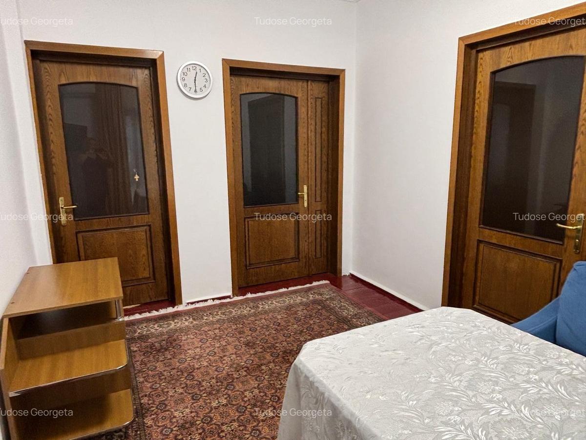 Casă cu 4 camere în Central - 19