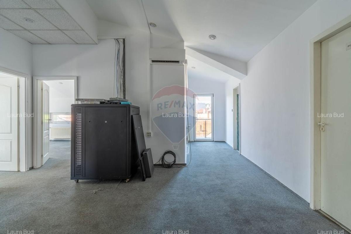 Casa cu 12 camere de inchiriat, Str. Traian - 20