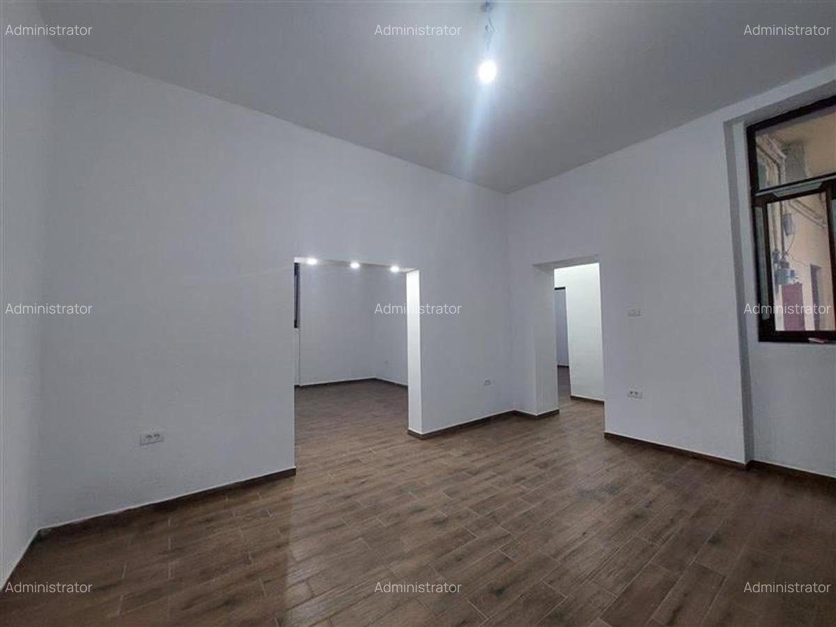 Apartament cu curte privata, zona Bou Rosu, pentru locuit sau afacere - 2 Apartament cu curte privata, zona Bou Rosu, pentru locuit sau afacere - 2