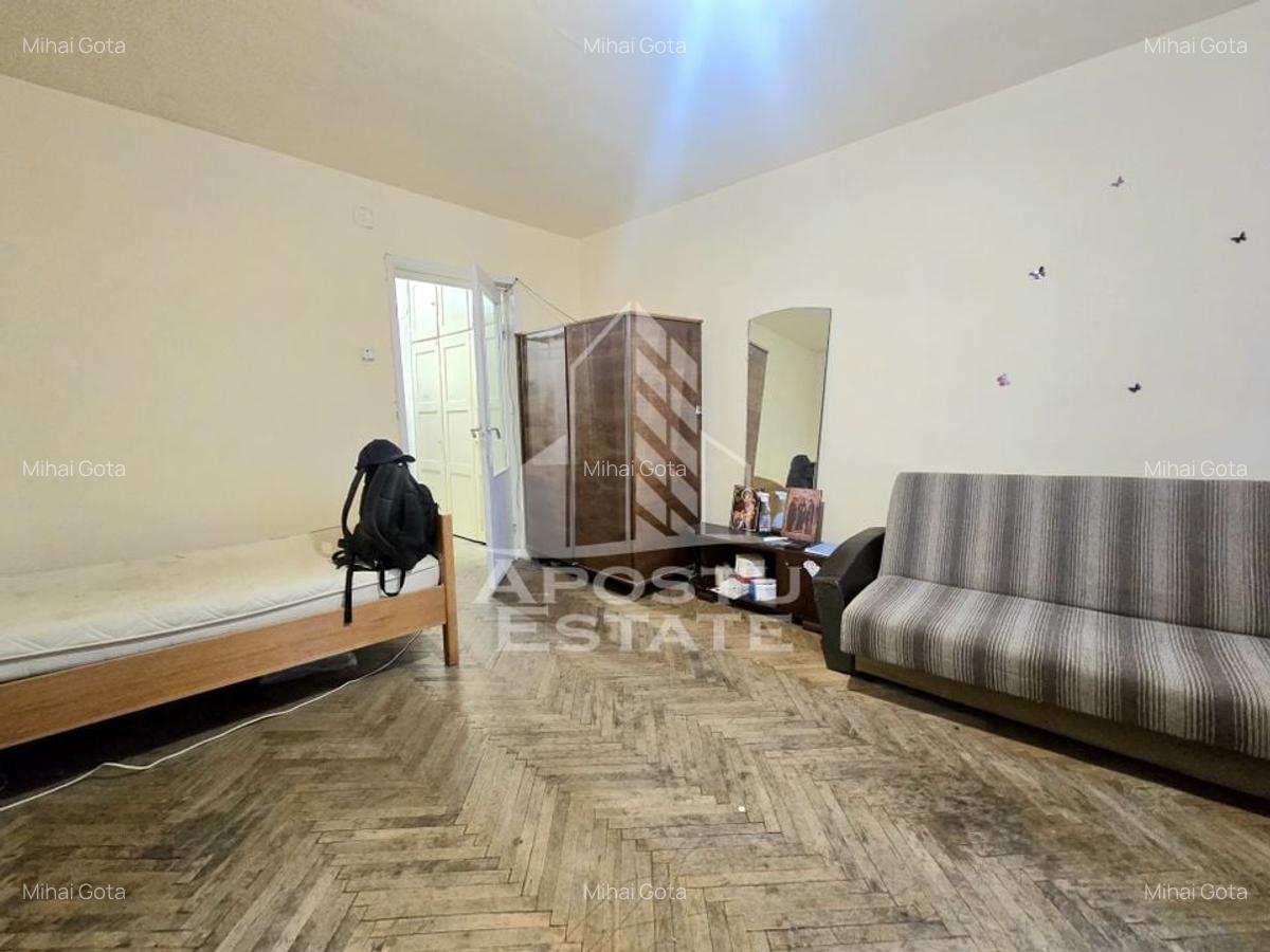 Apartament cu o camera, ideal pentru investitie, zona Circumvalatiunii - 1