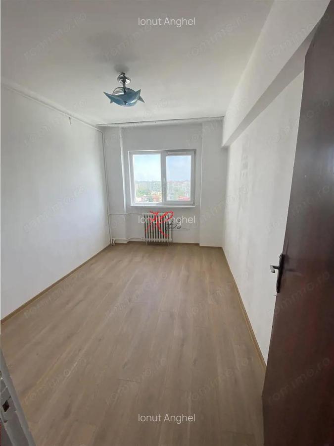 Vanzare apartament 3 camere Lacul Tei - 1