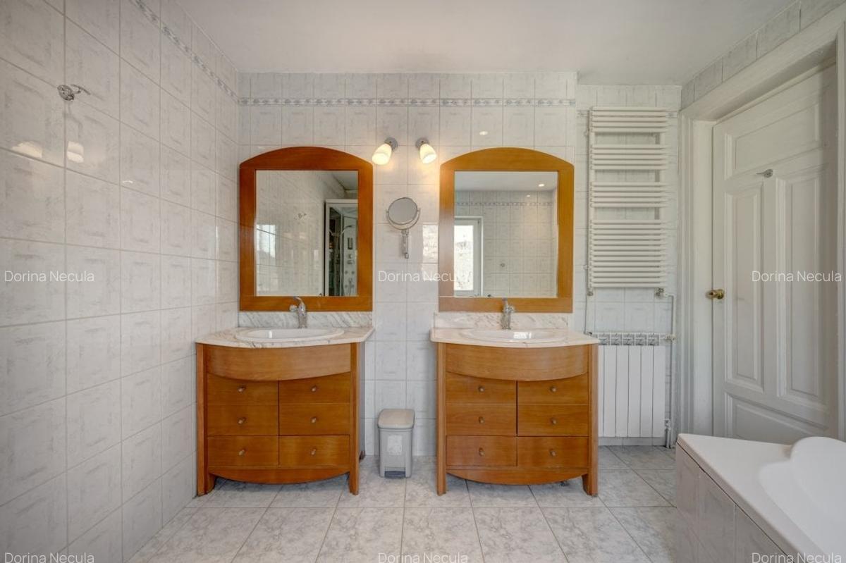 Vila cu arhitectura distincta, 7 camere, renovata, intr-o locatie exclusivista - 35