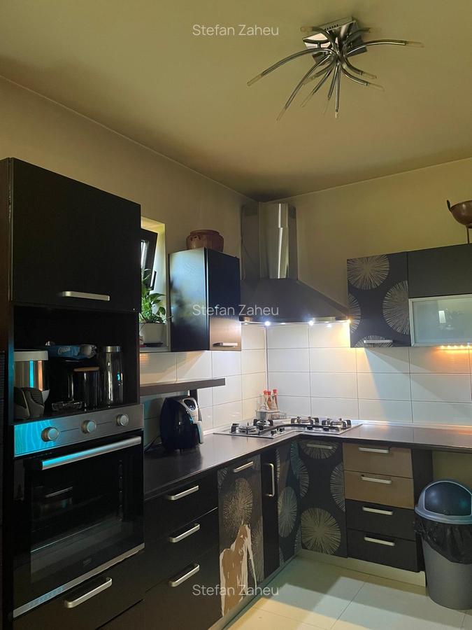 Locuință elegantă cu curte amenajată – parter + etaj, în spatele Pieței Delfinul - 34