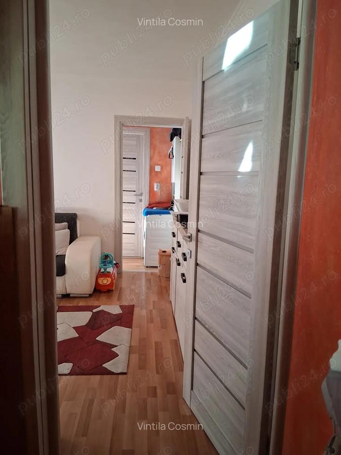 Vand apartament 2 camere semidecomandat,parter inalt in Sibiu cartier v.aaron !! - 2