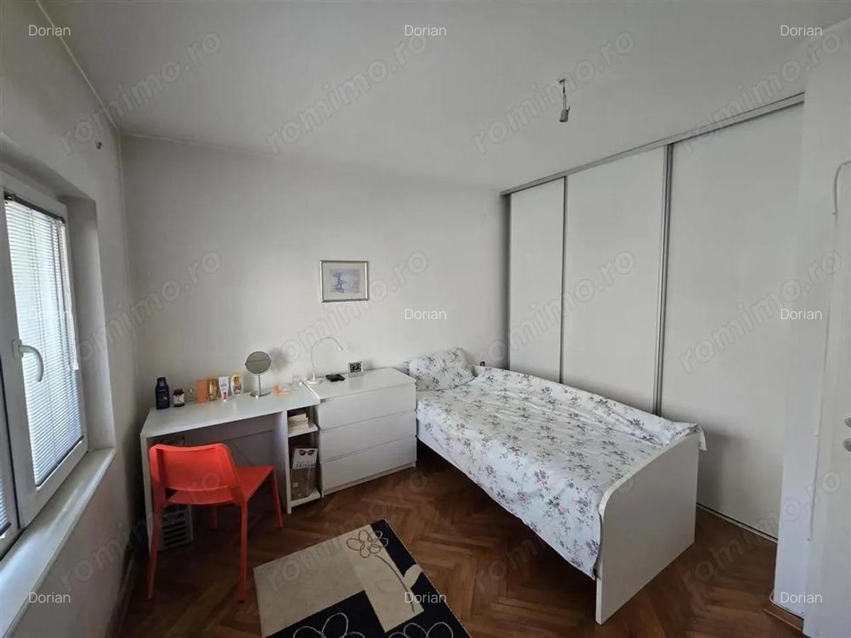 Vanzare apartament de doua camere zona Obor - 2