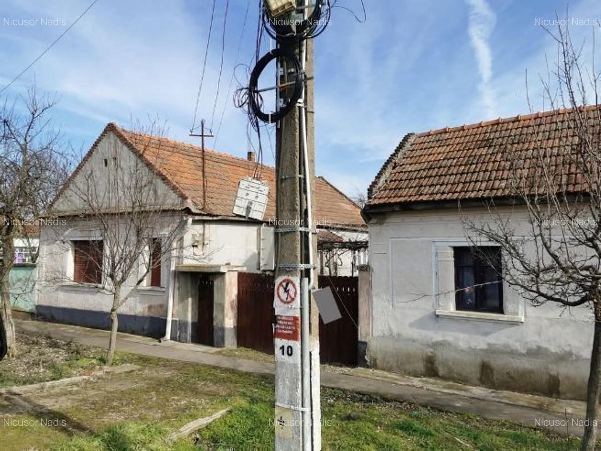 Casă de vânzare cu teren - 4