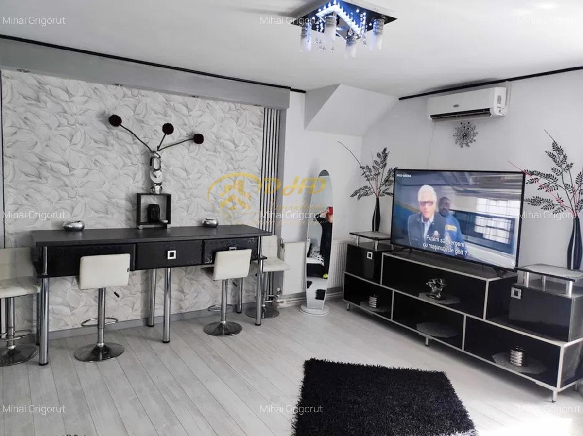 Apartament cu 3 camere in zona Tatarasi - 2