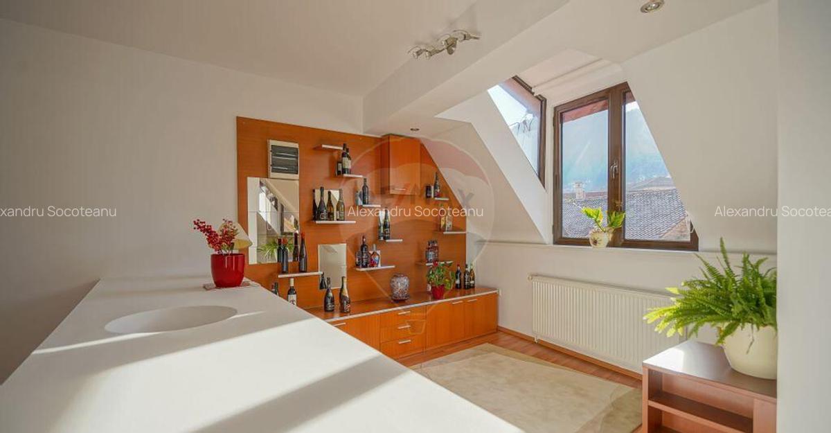 PIATA UNIRII 12BIS BRASOV | CLADIRE CU SPATIU COMERCIAL S... - 12
