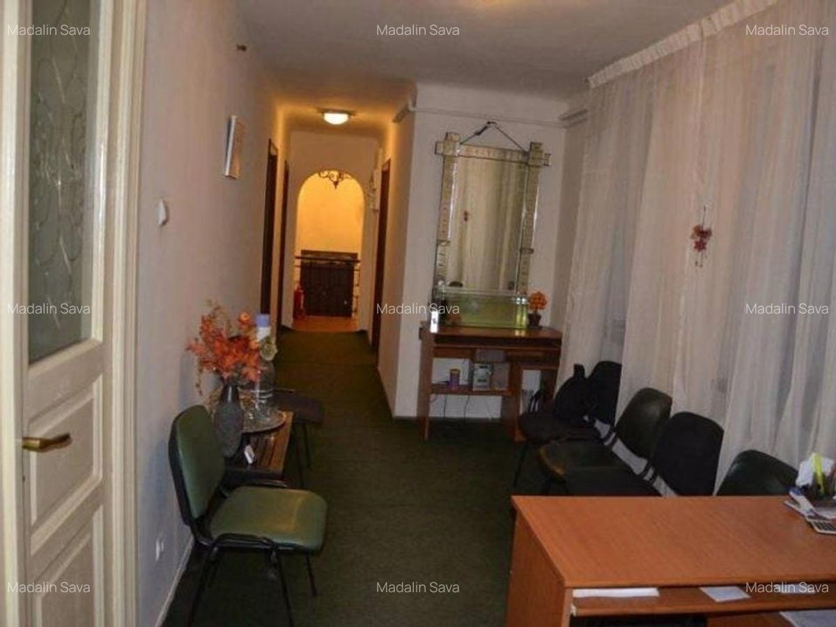 ARMENEASCA - UNIVERSITATE  - 6 camere stradal, locatie deosebita - 3