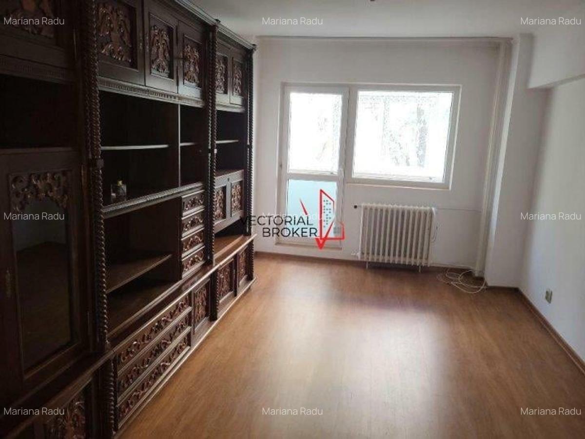 3 camere decomandate, et.1, bloc reabilitat, 2 bai, Basarabia- Cernauti - 4