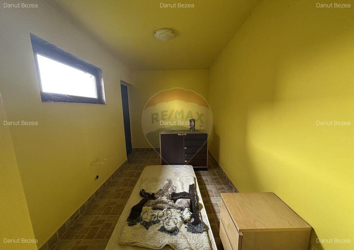 Casa sau Spatiu Dumbraveni langa DN E85 - 10