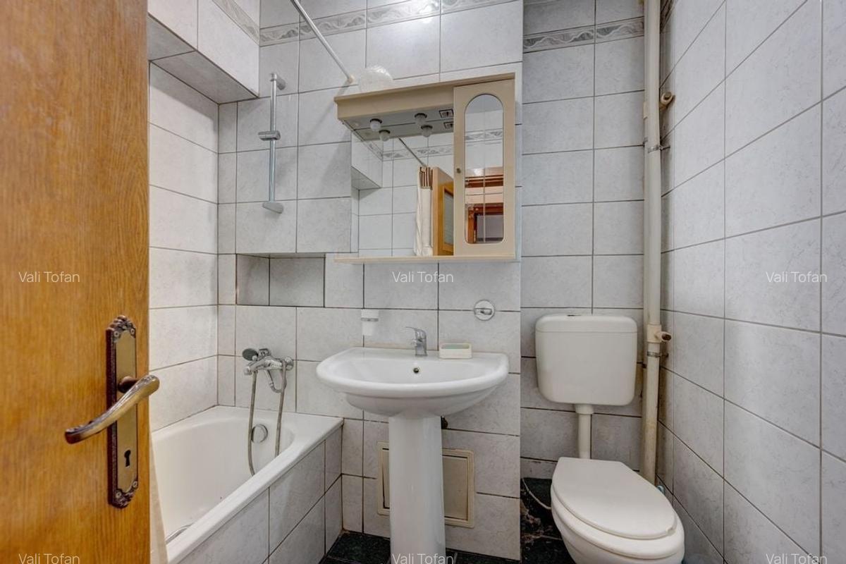 Oportunitate! Apartament 4 Camere 1 Minut Metrou Universitate - 18