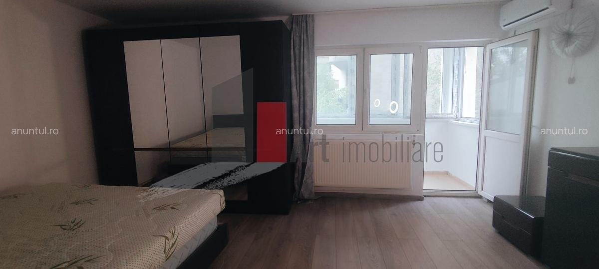 Piata Rosetti, casa Yeni, constructie 2002, finisata complet - 13