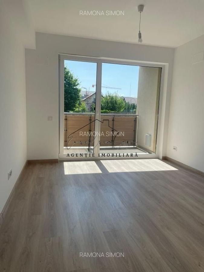 Apartament cu 3 camere decomandat în Tractorul - 12