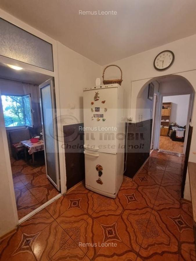 Apartament cu 4 camere, decomandat, in Alexandru Cel Bun ! - 8