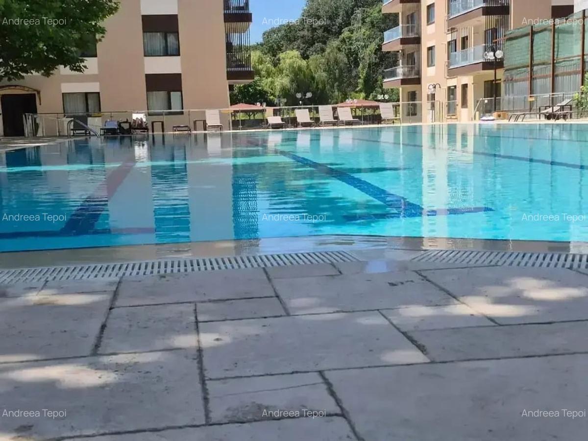 Studio / Piscina / Padurea Baneasa / Iancu Nicolae - 1